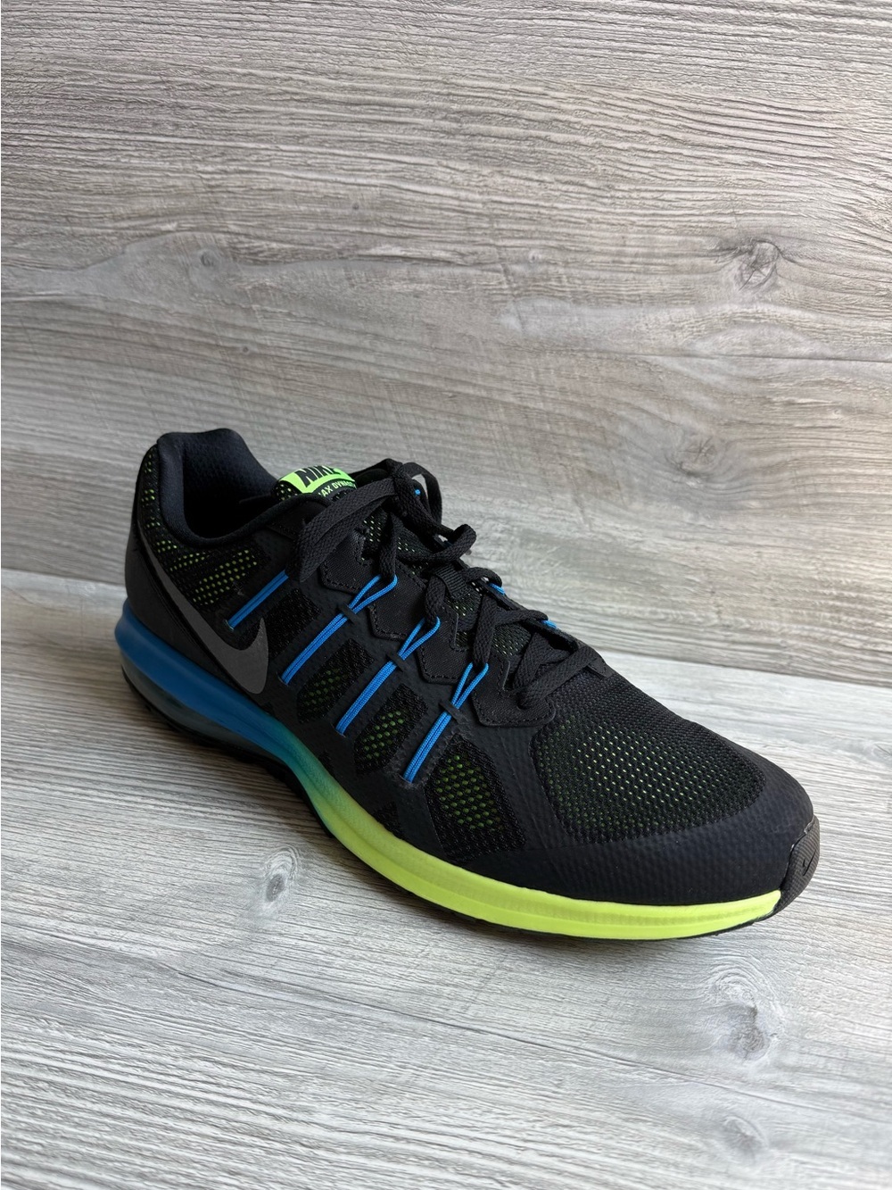 Nike Air Max Dynasty prem Black Running Shoe Blue and Neon Green Accents size 13